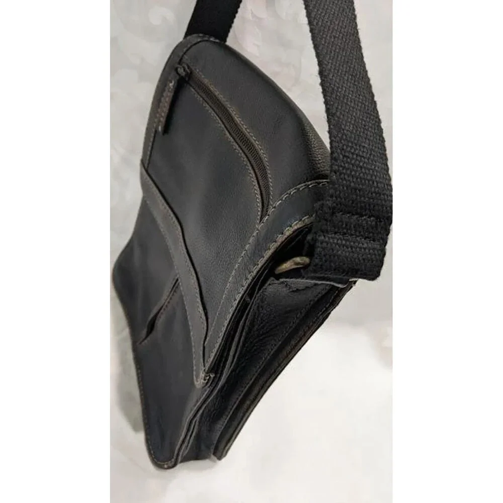 NOS Vintage Black Rivet Large Leather Man Crossbody Cowhide Distressed Brown Bag
